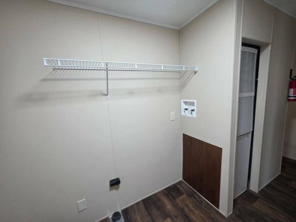 2017 LH168032AF  Home
