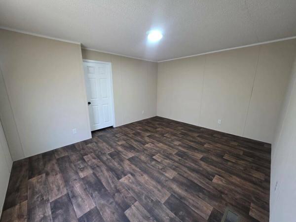 2017 LH168032AF  Home