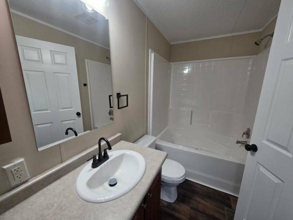 2017 LH168032AF  Home