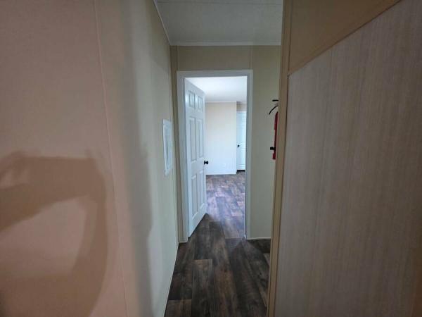 2017 LH168032AF  Home