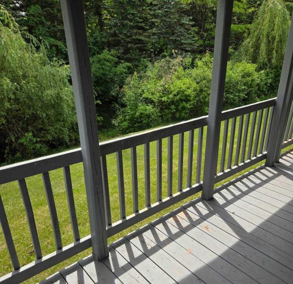 Photo 1 of 2 of home located at 25107 Frontier Circle Flat Rock, MI 48134