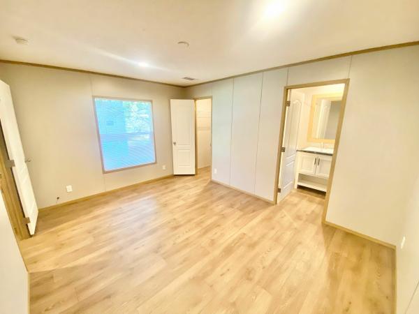 2021 Clayton Homes Inc Epic Journey Mobile Home
