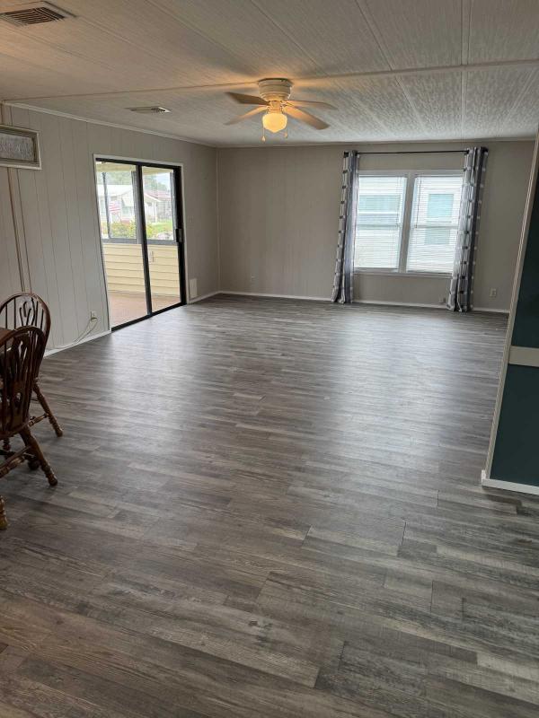 Photo 1 of 2 of home located at 98 Country Club Dr Plant City, FL 33565