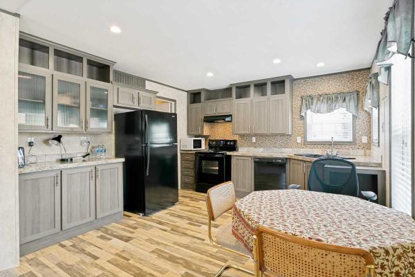 2017 Champion 04-CHG-CH2842A Manufactured Home