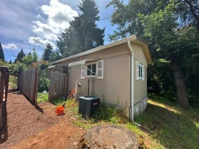 Photo 3 of 17 of home located at 2055 Nougat Ct SE #14 Salem, OR 97306