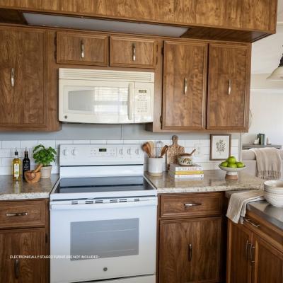 Photo 5 of 12 of home located at 3104 E. Broadway, Lot #315 Mesa, AZ 85204