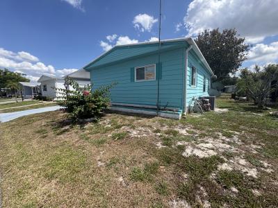 Photo 3 of 11 of home located at 2552 NE Turner Ave #0087 Arcadia, FL 34266