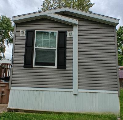 Mobile Home at 3746 Camden Dr Lot Cm3746 Columbus, IN 47203