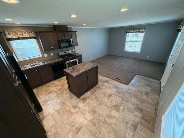 2018 CHAMPION RA1670206 Mobile Home