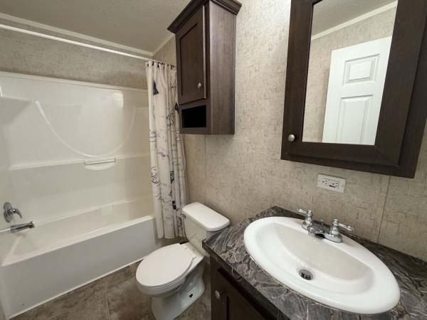 2018 CHAMPION RA1670206 Mobile Home