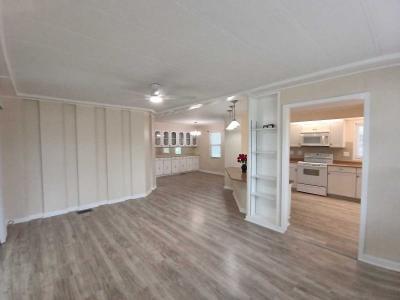 Photo 5 of 8 of home located at 7300 20th St., Lot 405, Vero Beach, FL 32966