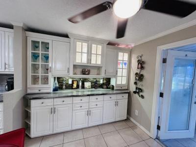 Photo 5 of 15 of home located at 6100 Colonial Drive Margate, FL 33063