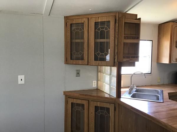 1985 Commodore 23784A Mobile Home