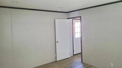 Mobile Home at 2441 W 250 S Lot 129 Warsaw, IN 46580