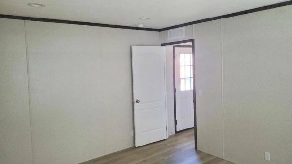 Photo 1 of 2 of home located at 2441 W 250 S Lot 129 Warsaw, IN 46580