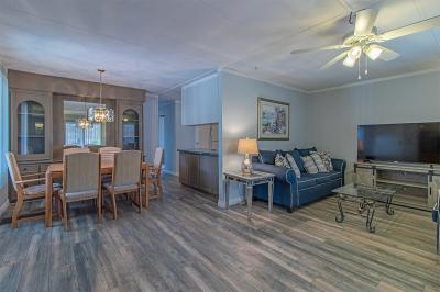 Photo 4 of 20 of home located at 5805 W. Harmon Ave. Las Vegas, NV 89103
