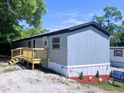 Mobile Home at 7107 Timber Ridge Center Quincy, IL 62305
