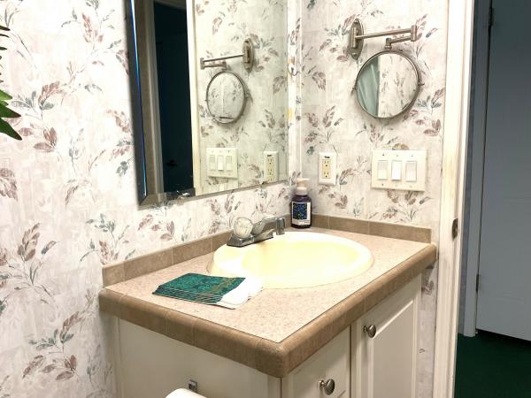2005 Homes of Merit A17395 Mobile Home