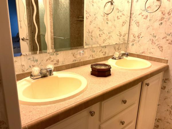 2005 Homes of Merit A17395 Mobile Home