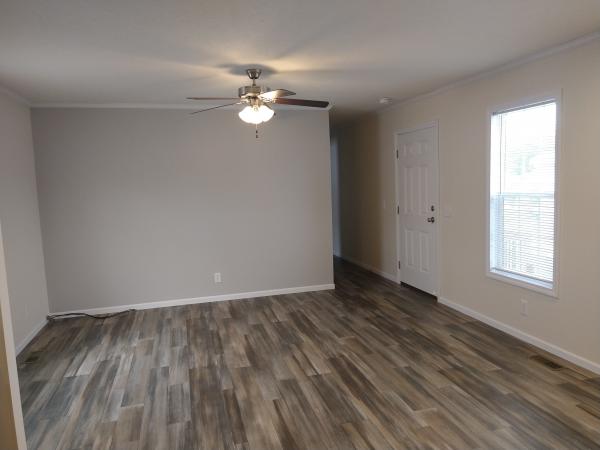 2018 Champion RA1670217 Mobile Home