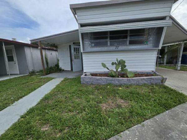 Photo 1 of 1 of home located at 22 Forest Lane Largo, FL 33773