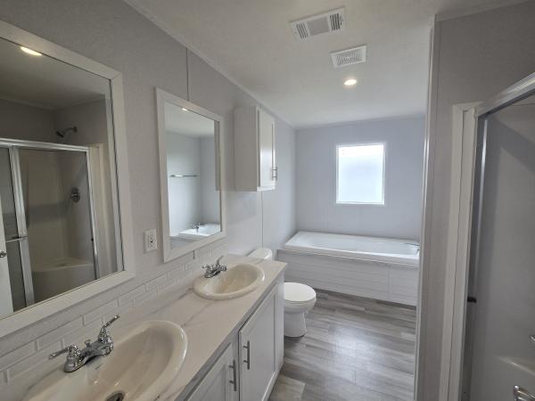 2025 Palm Harbor 150Vu28483U Mobile Home