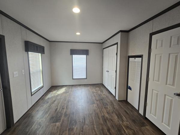 2023 Fleetwood 240AE28523R Mobile Home