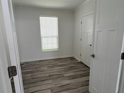 Photo 4 of 9 of home located at 1639 Voyager Drive Sarasota, FL 34234