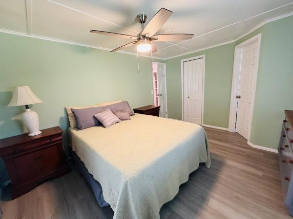 1976 PACE 2167A/B Mobile Home