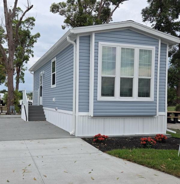 2026 SKYLINE/CHAMPION PALM BAY Q1B807 Mobile Home