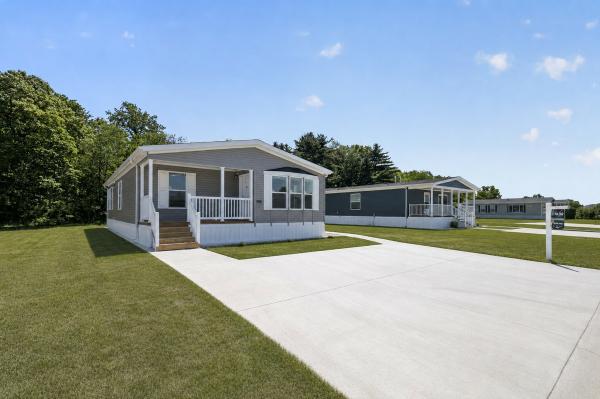 2025 Fairmont 713 430LE28523F  Home