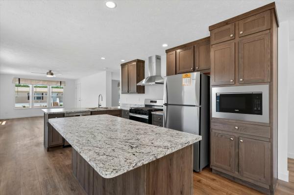 2025 Fairmont 713 430LE28523F  Home
