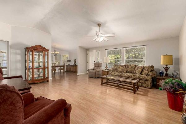 1996 Palmhorst Manufactured Home