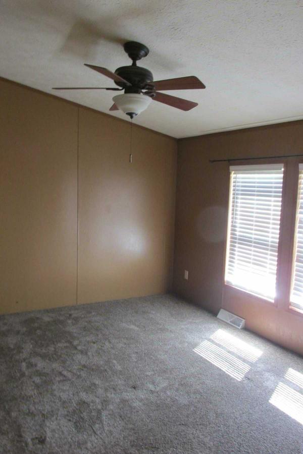 1999 Holly Park Glenmore Mobile Home