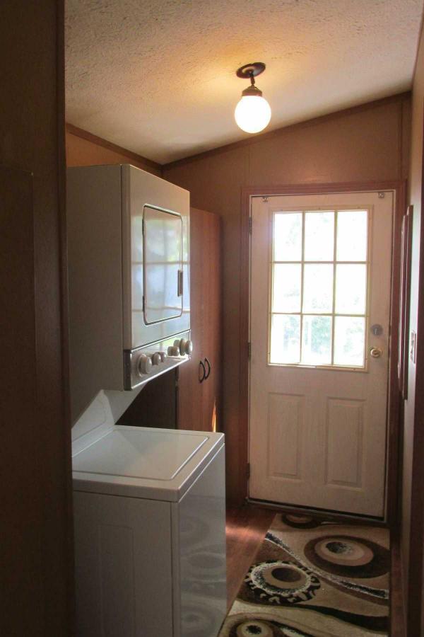 1999 Holly Park Glenmore Mobile Home