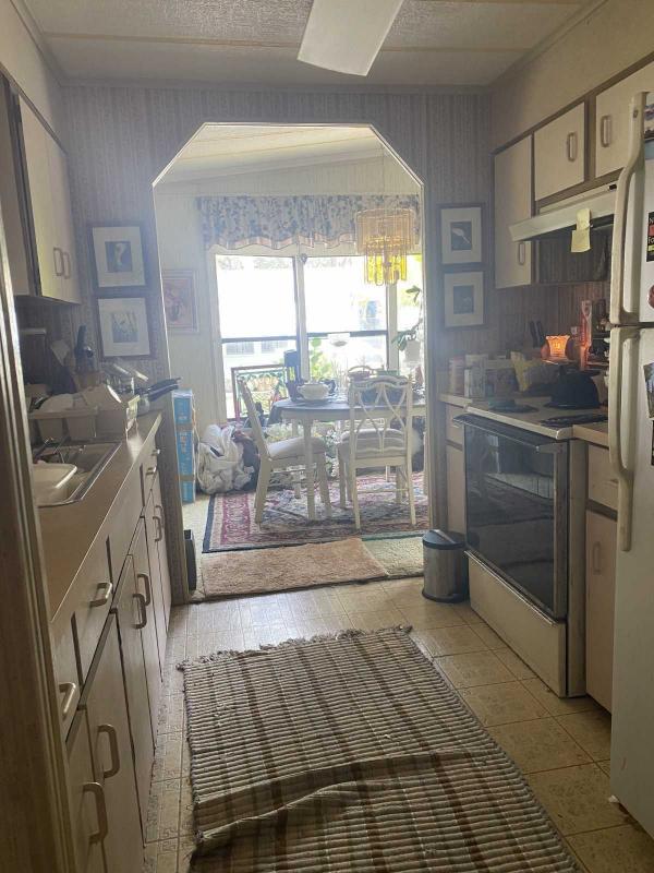1985 TWIN Manufactured Home
