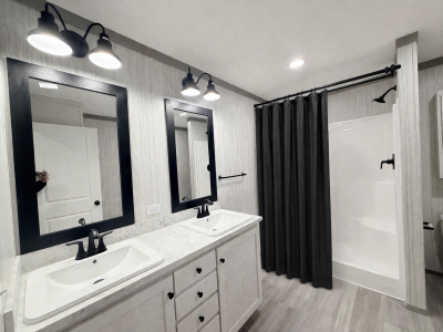 Photo 2 of 8 of home located at 4000 E 134th Street #1002 Chicago, IL 60633