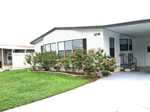 1989 Homes of Merit Mobile Home For Sale