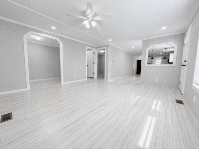 Photo 2 of 8 of home located at 4000 E 134th Street #1015 Chicago, IL 60633