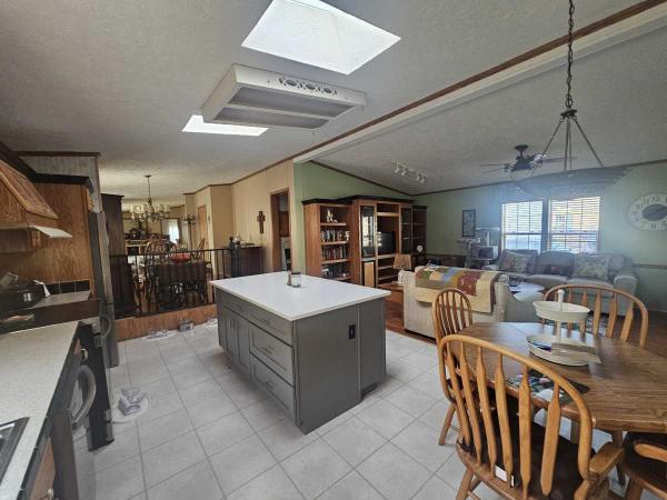 2001 Fairmont Manufactured Home