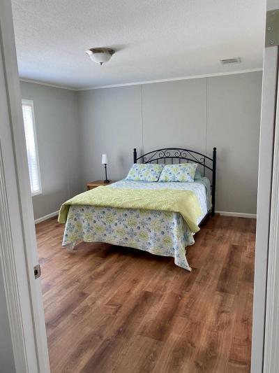Photo 5 of 10 of home located at 1399 SW Sunview Street Fort White, FL 32038