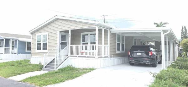 Photo 1 of 2 of home located at 900 9th Avenue East Lot 68 Palmetto, FL 34221