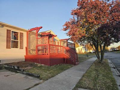 Photo 3 of 22 of home located at 9905 Briarcliff Ct. Northville, MI 48167
