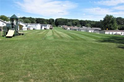 Photo 2 of 16 of home located at 2116 N. Sheeran Drive Milford, MI 48381