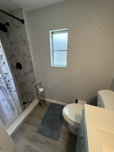 Photo 5 of 11 of home located at 187 Twin Coach Court Sanford, FL 32773