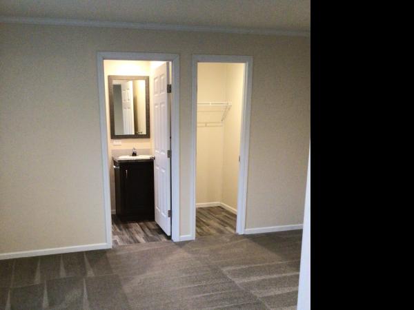 2021 Redman RA1670201 Mobile Home