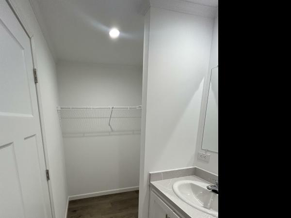 2026 Redman Homes 205WD ADVS1468H32233  Home