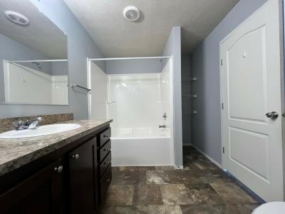 Photo 4 of 7 of home located at 4343 Kingston Lane Jackson, MI 49201