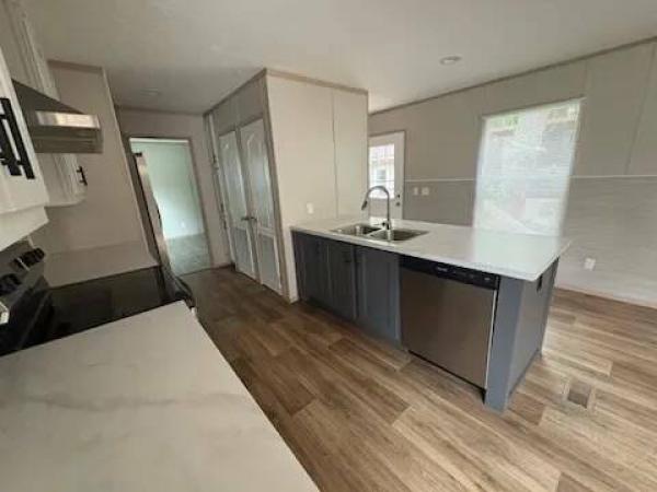 2023 30CEJ16723AH23  Home