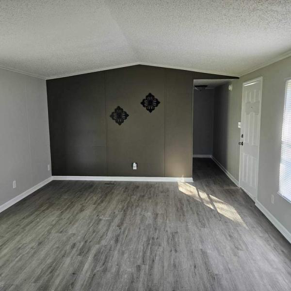 1994 Paramount Manufactured Home